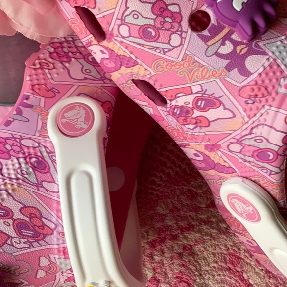 π±ππ± CROCS HELLO KITTY  CLOGS π±ππ± - Picture 14 of 16